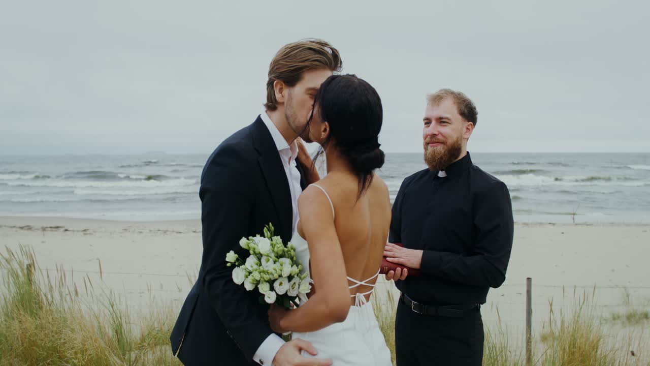 Cerimônia de casamento em uma praia