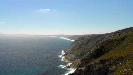 antena, drone disparó sobre el mirador en el mirador de punta afilada, con vistas a los acantilados y la costa de albany, australia occidental