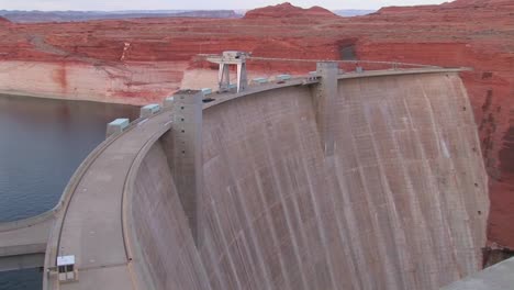 Red-rocks-in-the-Glen-Canyon-Dam-in-Arizona-1