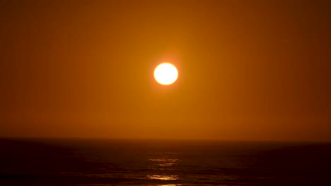 Hermosa-Puesta-De-Sol-De-California-En-La-Playa