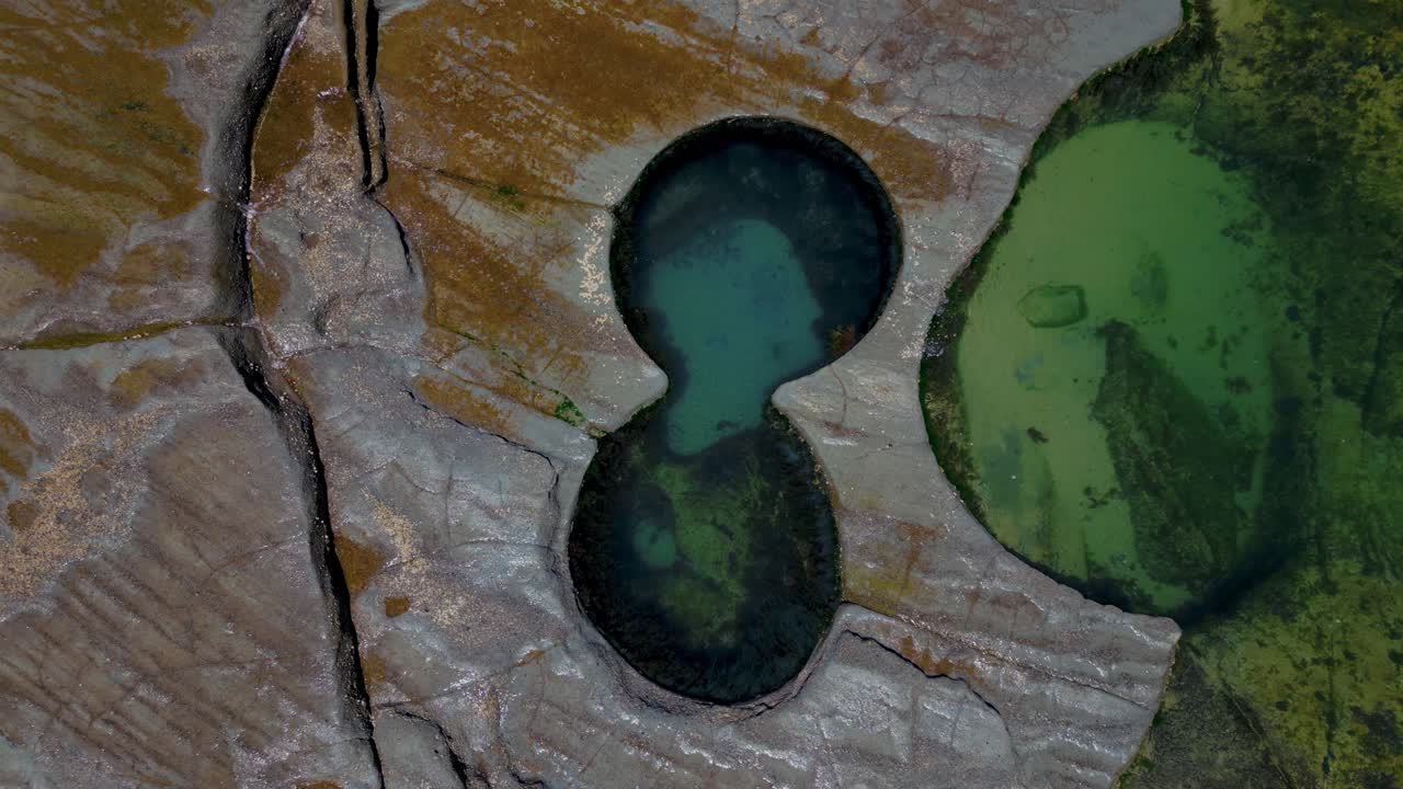 figura ocho piscinas en el parque nacional real de sydney cerca de la playa de palmas ardientes, australia