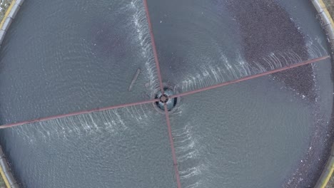 planta de aguas residuales, vista aérea. limpieza, purificación y filtración de las aguas residuales