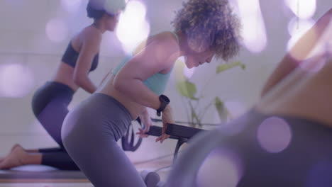 haciendo ejercicio con equipos de fitness, mujeres disfrutando de ejercicios con animación de luces bokeh
