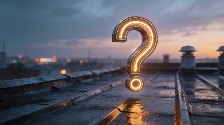 Punto interrogativo 3D luminoso che fluttua e pulsa sopra un tetto bagnato al crepuscolo, con la fotocamera che si avvicina in zoom per rivelarne il bagliore