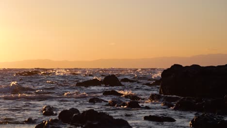 Beautiful-ocean-scenery-during-sunset-with-breaking-waves