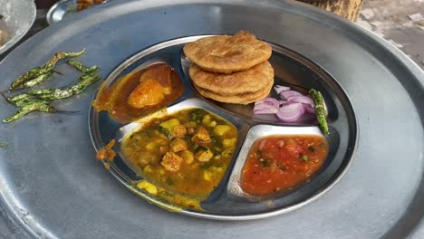 Comida-India---Puri-Bhaji