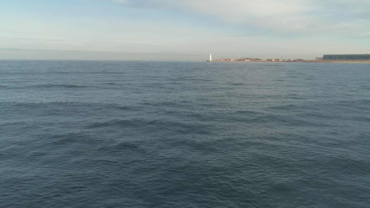 등대 와 함께 바다 를 볼 수 있다