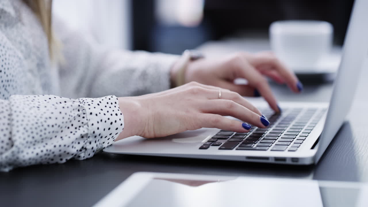 tão longe dos dias da máquina de escrever