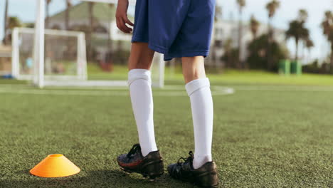 Juvenil,-Niño-Y-Solo-Para-Futbol-Con-Entrenamiento