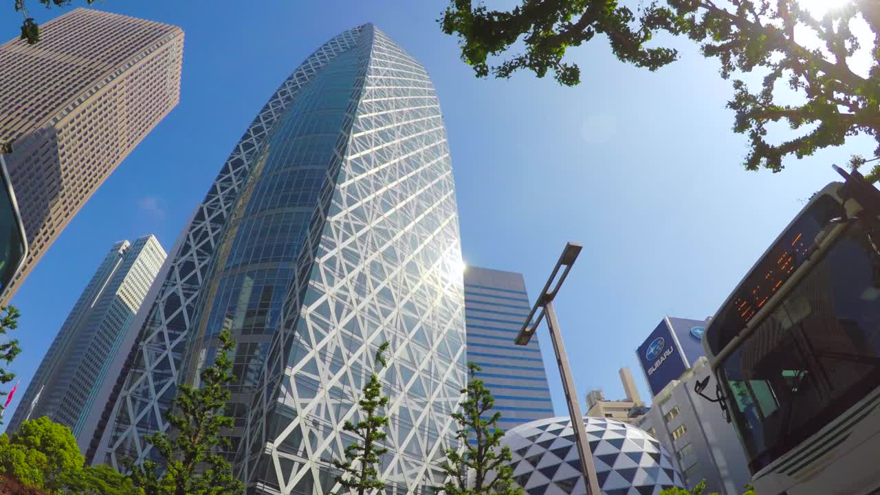arquitectura moderna en el distrito de shinjuku, tokio, japón