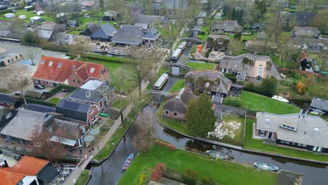 Giethoorn-Village---Venedig-Der-Niederlande