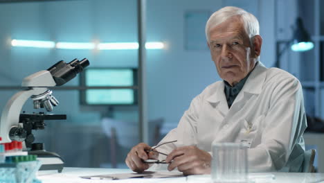 Portrait-of-Senior-Scientist-at-Work-in-Lab