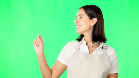 maqueta, pantalla verde y mujer apuntando al producto