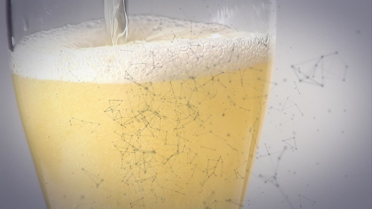 animación de una red de conexiones sobre una copa de champán sobre un fondo blanco