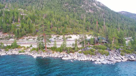 Aerial-Drone-Reveal-of-The-Sierra-Nevada-Mountains-at-Lake-Taho