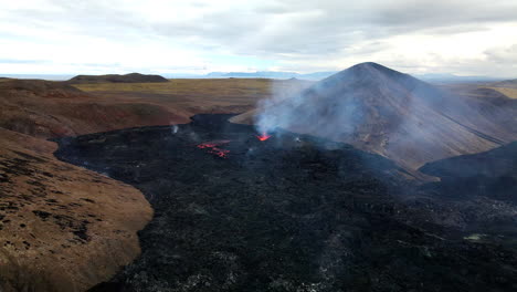 volcán activo fagradalsfjall en erupción