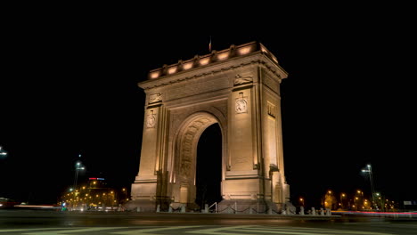 Lapso-De-Tiempo-De-Noche-De-Bucarest,-Arco-De-Triunfo,-Rumania