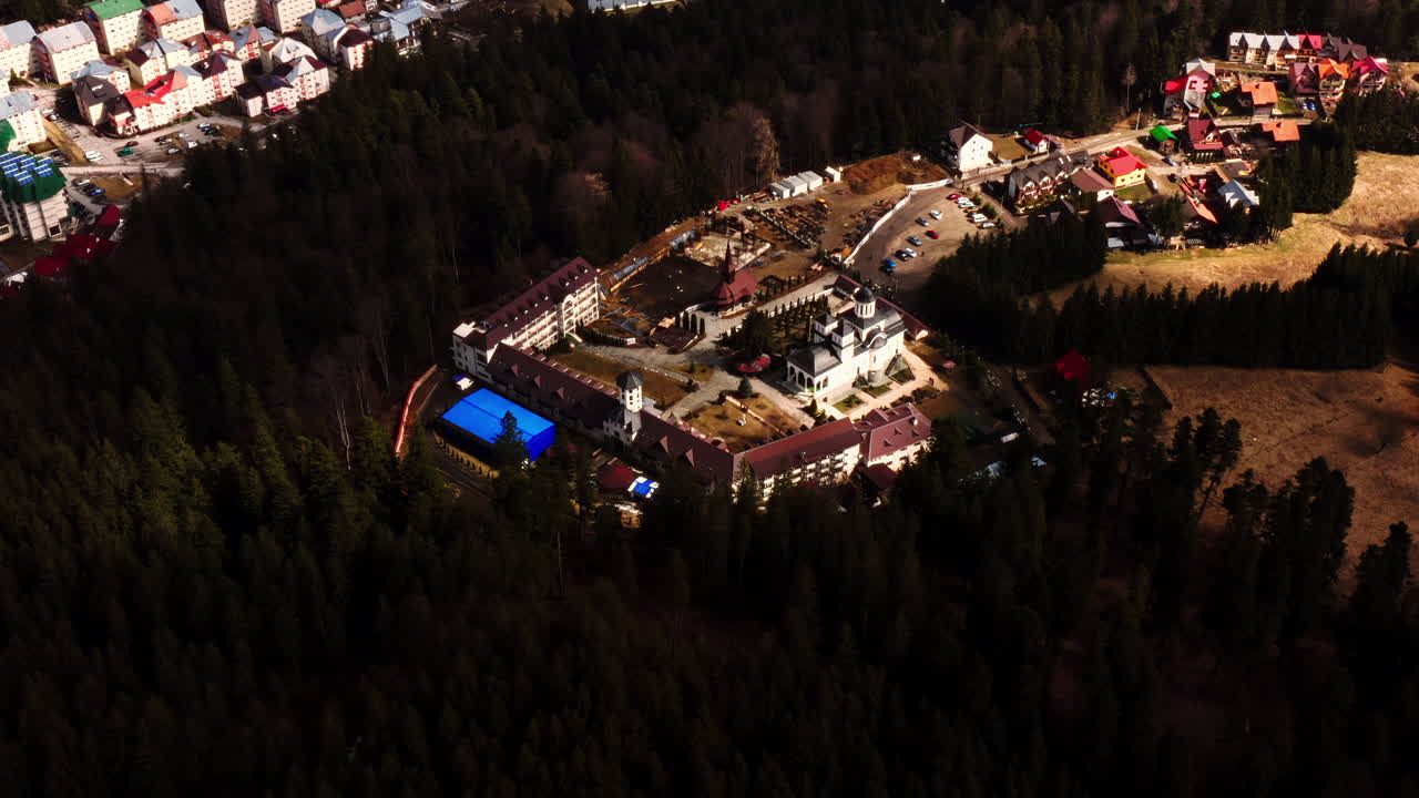 monastery caraiman cinematic high view의 설정 샷