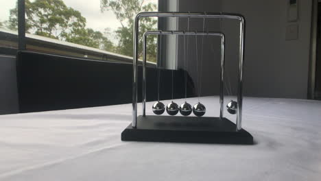 Newtons-Cradle-Steel-Balls-Pendulum