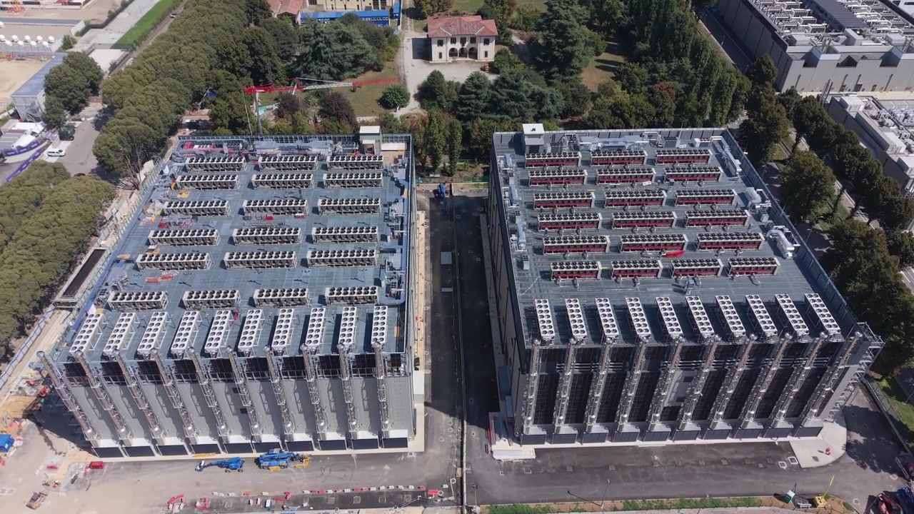 Costruzione di un moderno data center con sistemi HVAC in Lombardia, Italia