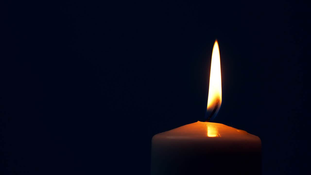 fiamma di candela con canale alfa