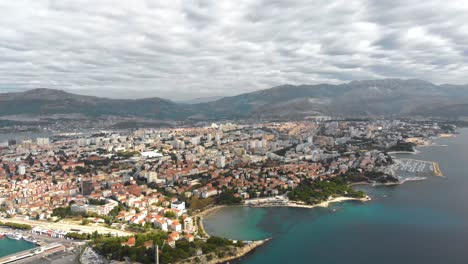 bacvice beach bay en split, croacia