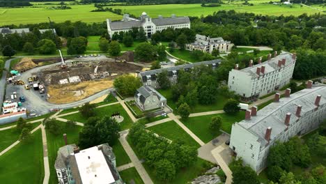 pista hacia adelante sobre el campus de vermont de middlebury