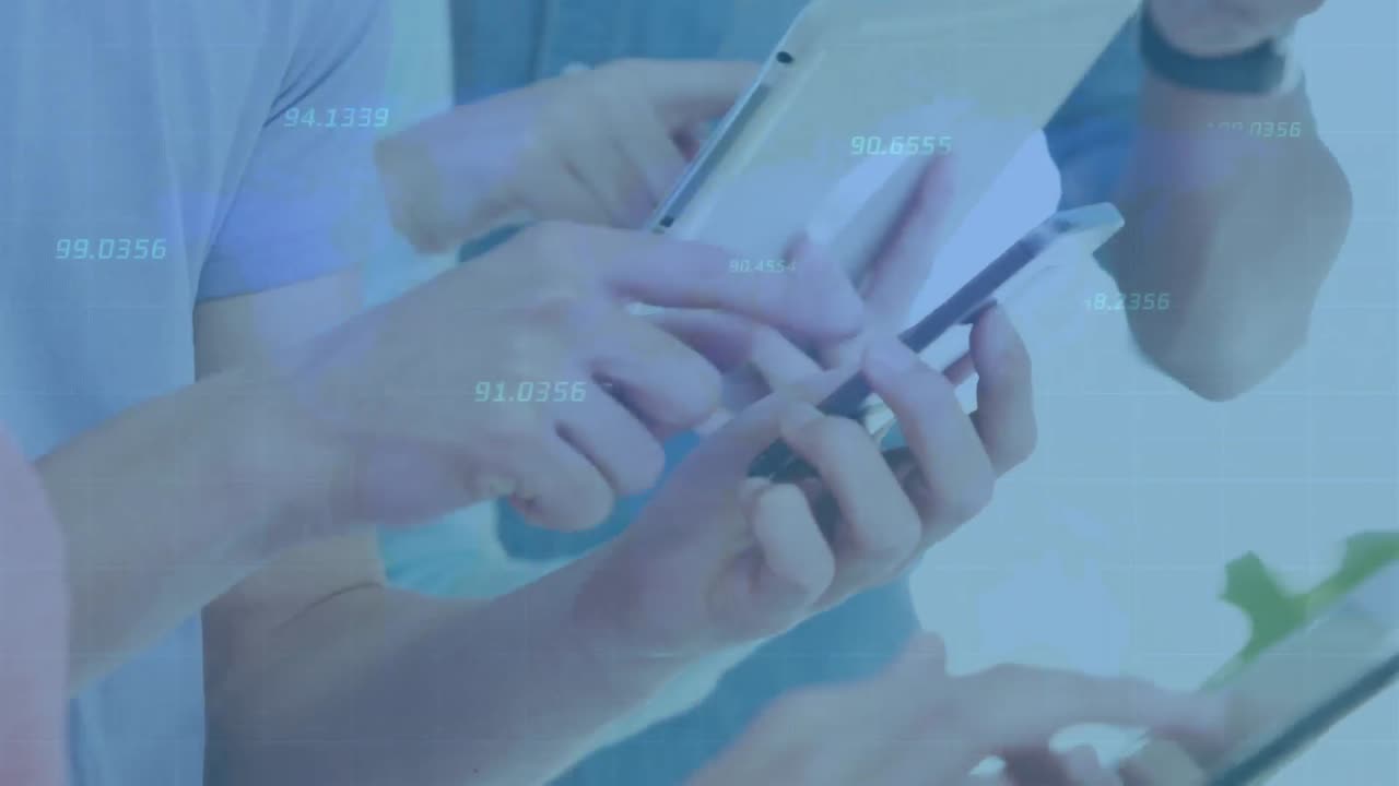 사무실에서 다양한 사업가들에 대한 금융 데이터 처리의 활성화