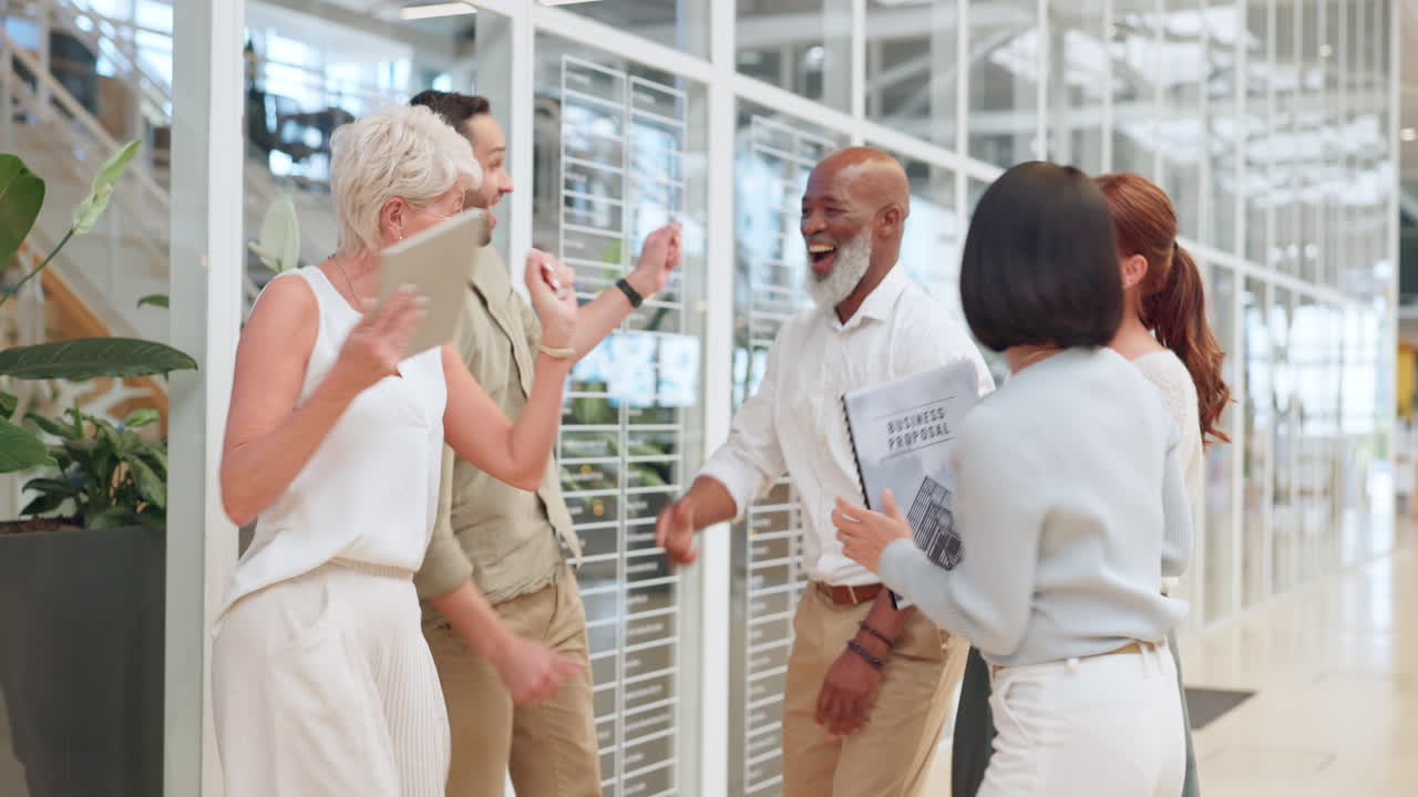 스타트업, 사업가, 그리고 직장에서 춤을 추는 것