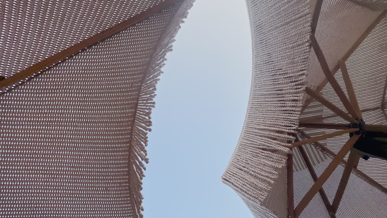 그리스 할키디키 반도의 청정 파란 발 해변