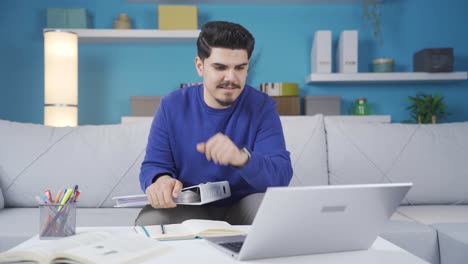 Retrato-De-Joven-Profesional-Independiente.-Joven-Trabajando-Desde-Casa.