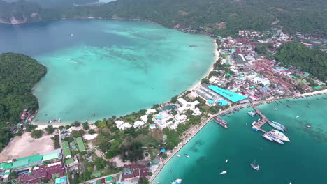 泰國著名的菲菲島 (phi phi island) 的空中景色