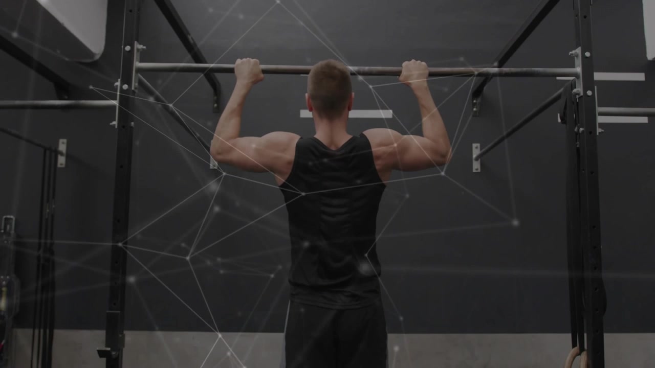 Homem segurando barra de elevação iniciando flexão para condicionamento físico com sobreposição de rede mapeando músculos