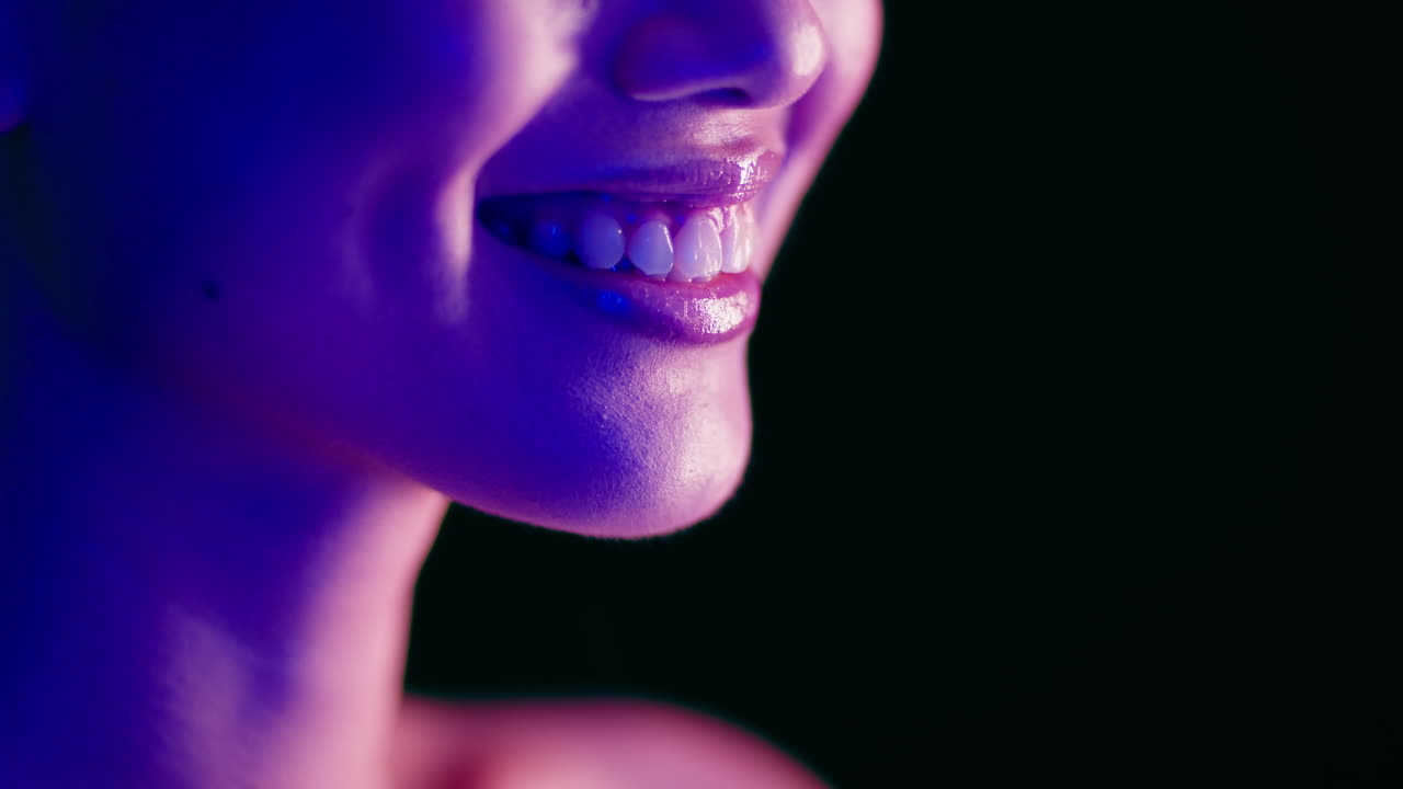 retrato en primer plano de una mujer sonriente