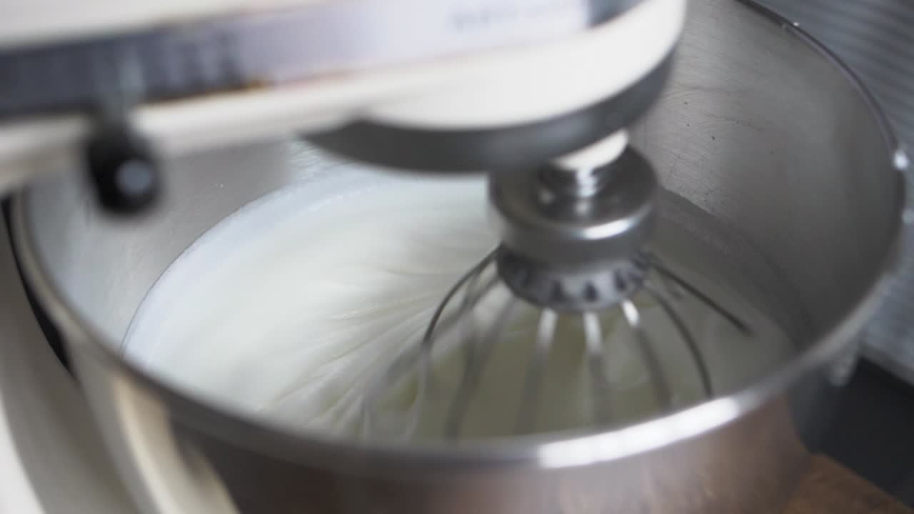 la formación de hielo se mezcla en cámara lenta