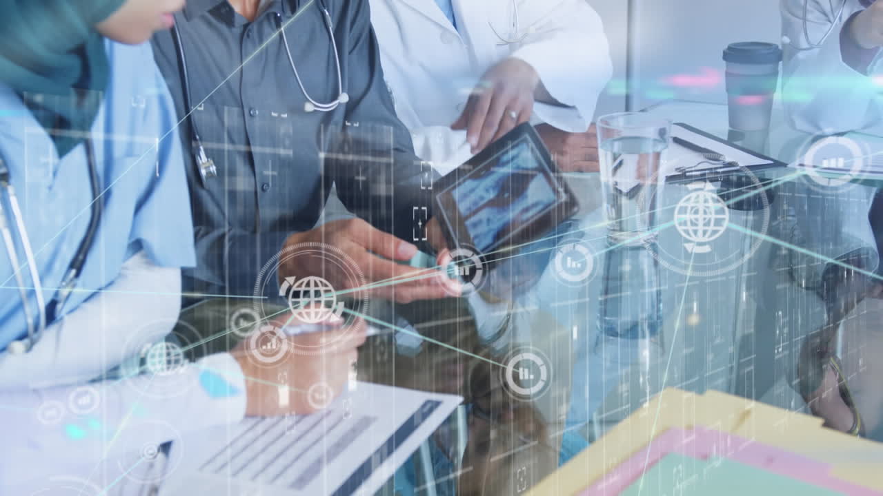 다양한 의사들에 대한 아이콘과 데이터 처리로 연결 네트워크의 애니메이션