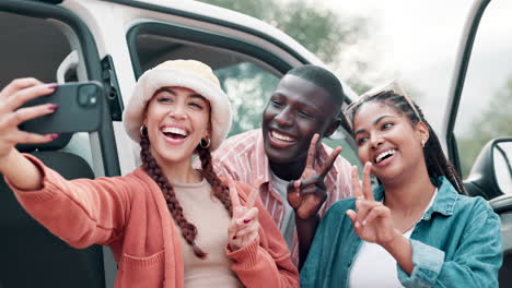 friends taking a selfie on a road trip