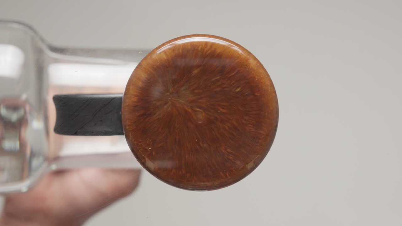 Cabochon ovale in resina marrone