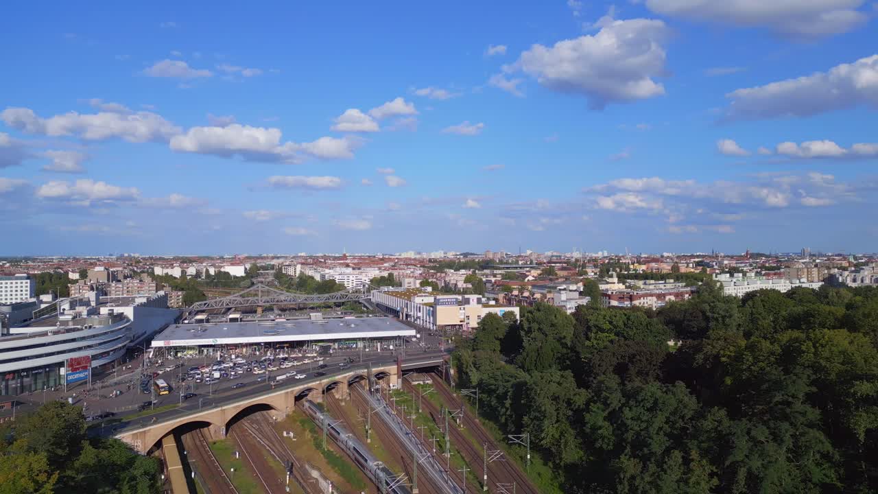 impresionante vista aérea desde arriba vuelo torre antiaérea humboldthain búnker segunda guerra mundial berlin mitte verano de 2023