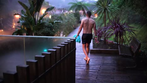 Baño-Termal-Relajante-Spa-En-La-Naturaleza