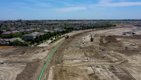 vuelo de drones sobre el sitio de construcción