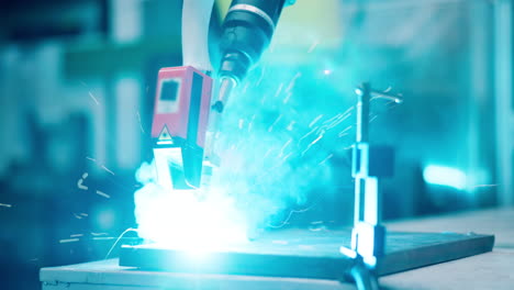 robot welding process in manufacturing