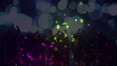 animation farbenfroher lichtprojektionen über tanzende menschenmenge mit weißen scheinwerfern