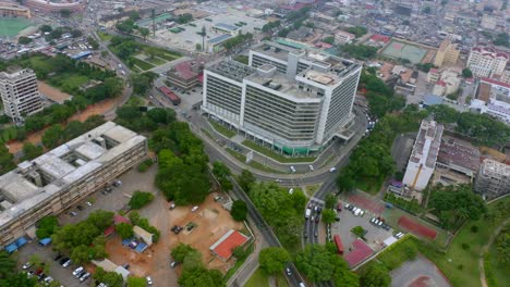 Toma-Aérea-De-La-Ciudad-De-Accra-En-Ghana-Durante-El-Día_24