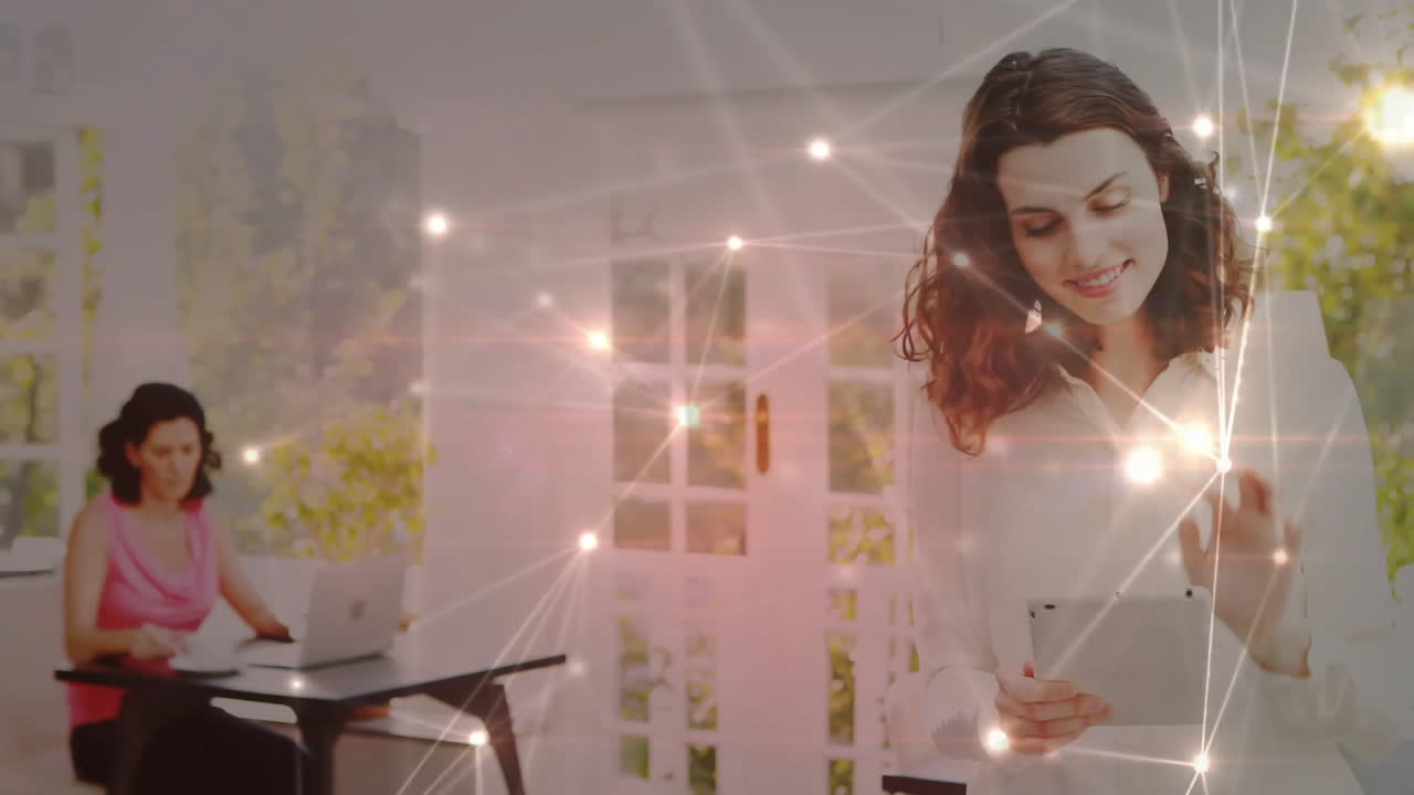 카우카스 여성 사업가에 대한 밝은 점과 연결 네트워크의 애니메이션
