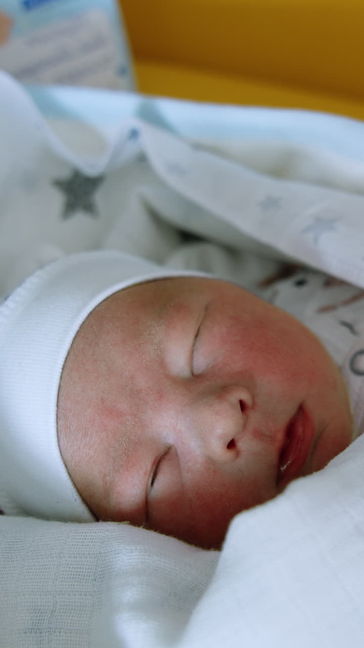 Neonato addormentato