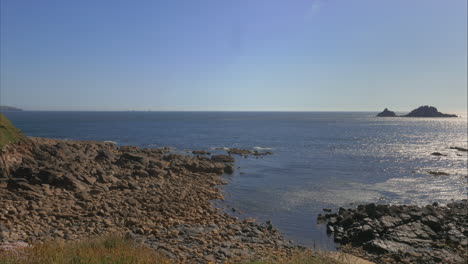 Beautiful-view-overlooking-Cape-Cornwall-shoreline,-wide
