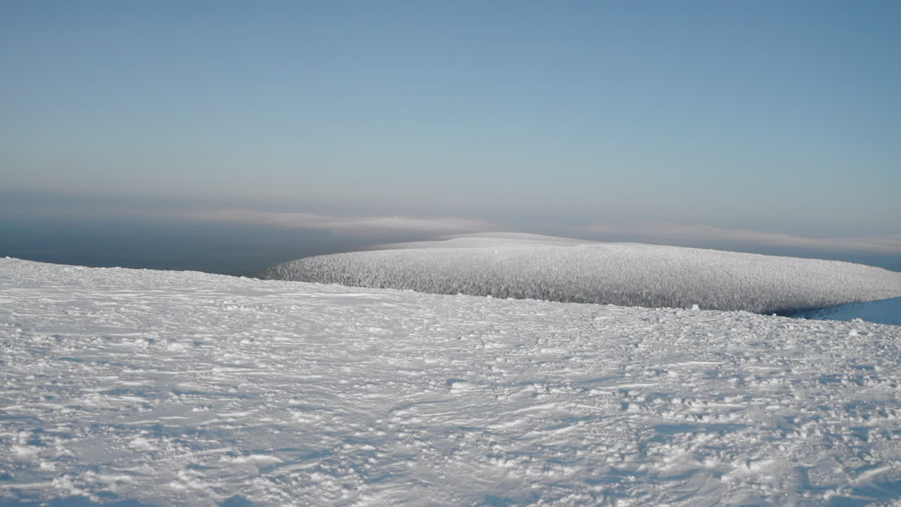 눈 인 산꼭대기