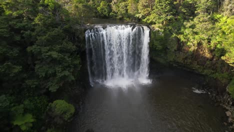 el arco iris cae en kerikeri