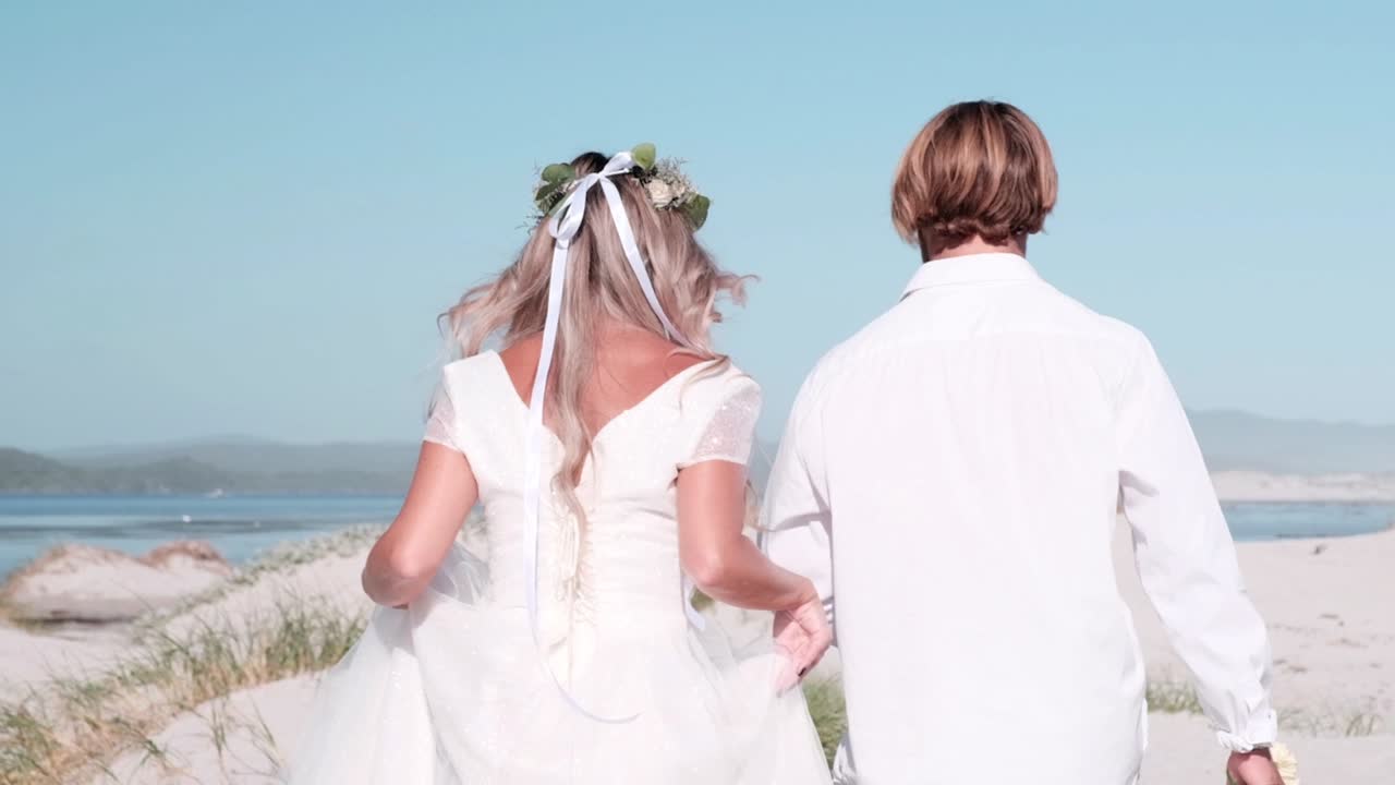 Gift par på stranden